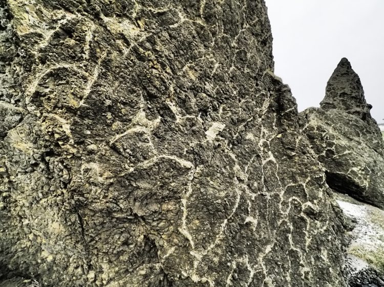 沢崎, 佐渡 by T. T. Tanaka