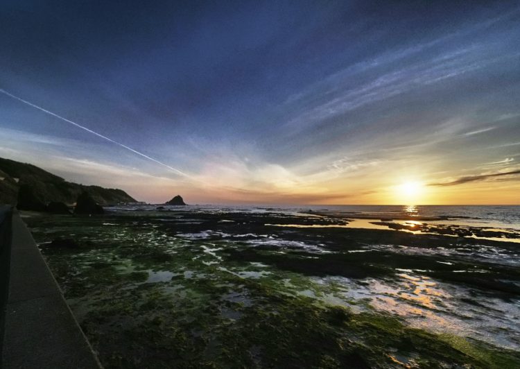 沢崎, 佐渡 by T. T. Tanaka