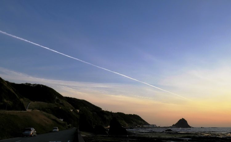 沢崎, 佐渡 by T. T. Tanaka