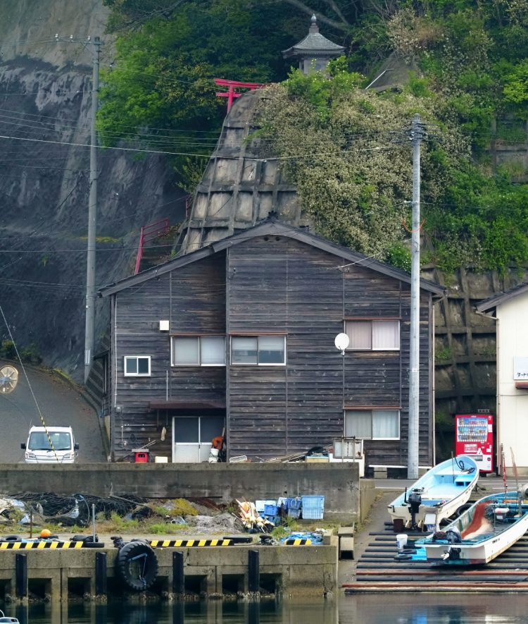 琴浦, 佐渡 by T. T. Tanaka