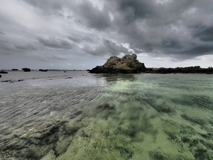 あやまる岬, 笠利町, 奄美大島 by T. T. Tanaka