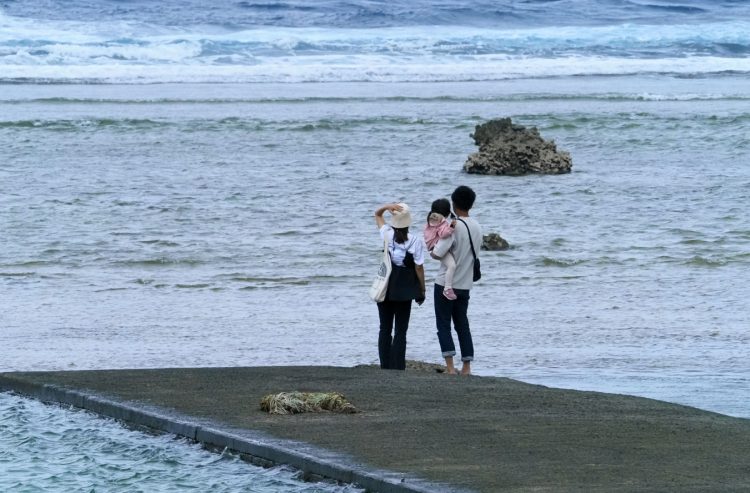 あやまる岬, 笠利町, 奄美大島 by T. T. Tanaka