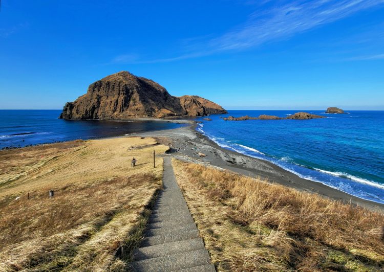 二つ亀, 佐渡 by T. T. Tanaka